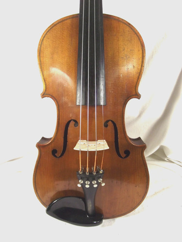 Old fullsize violin - g9.,